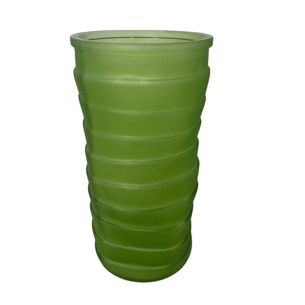 Hoosier green frosted glass vase topsy turvy  wavy 10592-08‎ USA 8.5 x 4